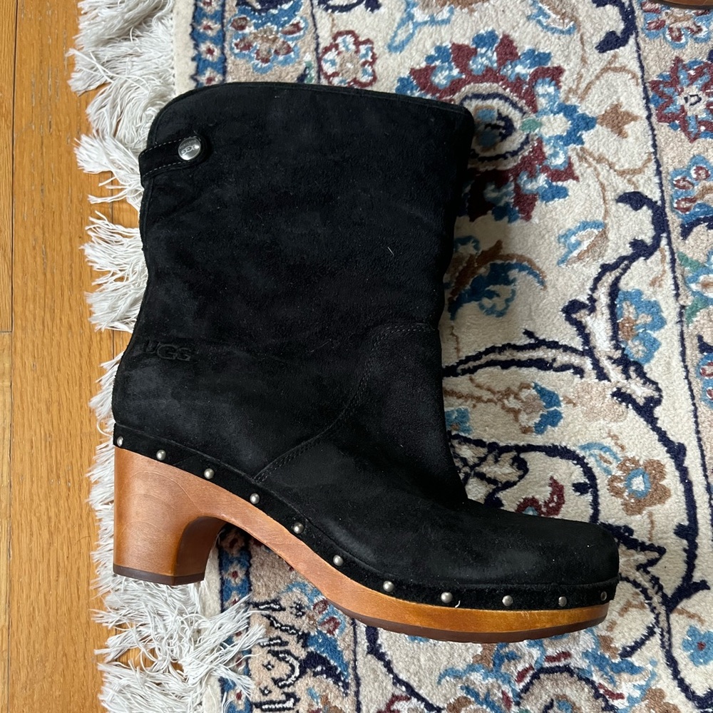 UGG Lynnea Black suade clog boots for Sherpa inside